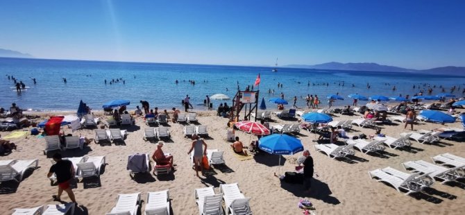 Kuşadası’nda plajlar doldu taştı