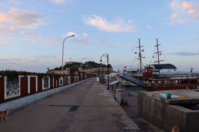 Kuşadası’ndan yeni yılın ilk günü izolasyonlu tatil manzaraları