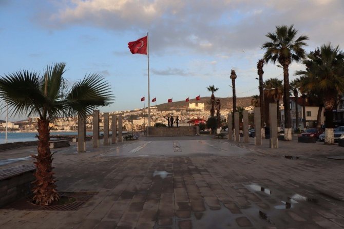Kuşadası’ndan yeni yılın ilk günü izolasyonlu tatil manzaraları
