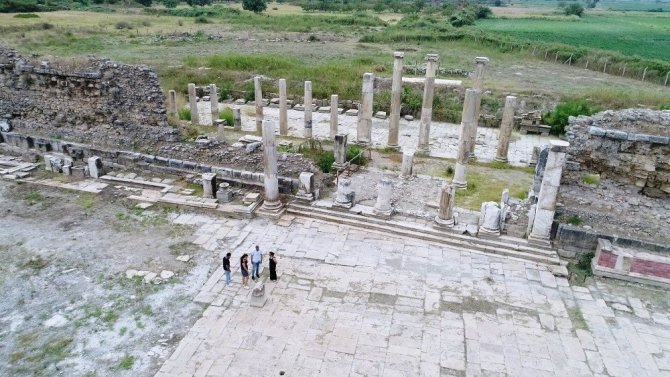 Magnesia’dan heykel fışkırdı