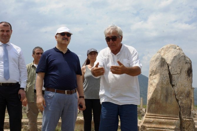 Magnesia’dan heykel fışkırdı