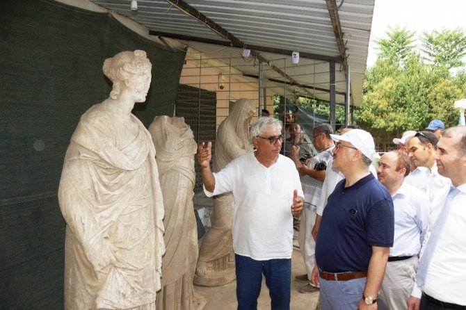 Magnesia’dan heykel fışkırdı