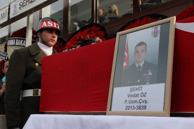 Manisa Şehidini Tekbir Sesleriyle Uğurladı