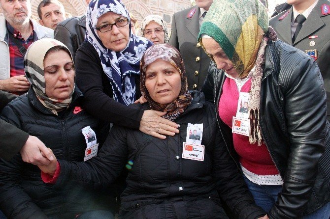 Manisa Şehidini Tekbir Sesleriyle Uğurladı