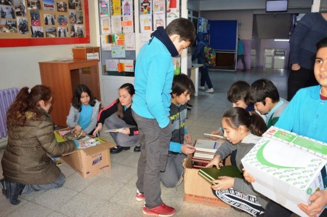 Manisa’dan Van’a binlerce kitaplık gönül kütüphanesi