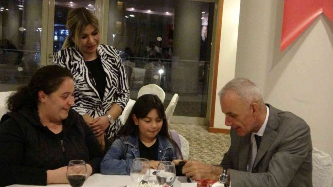 Marmaris Kaymakamı iftar programında çocukları sevindirdi