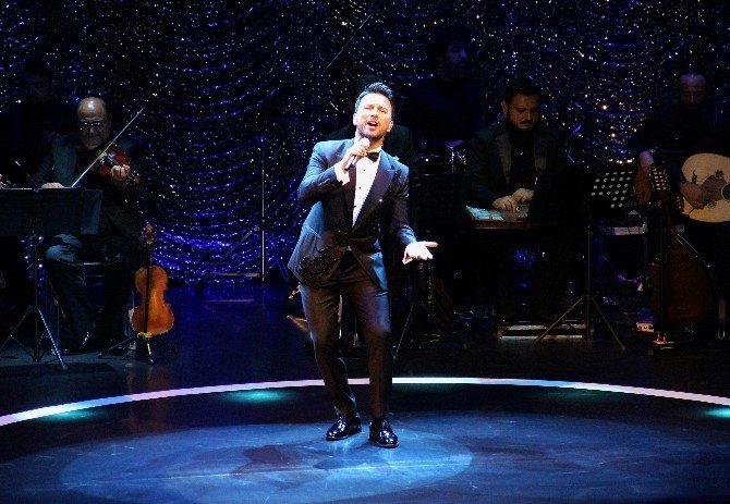 Megastar Tarkan Harbiye’yi Salladı