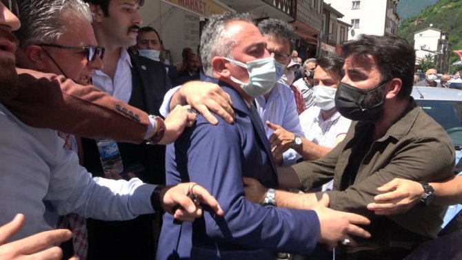 Meral Akşener Rize programını yarıda kesti