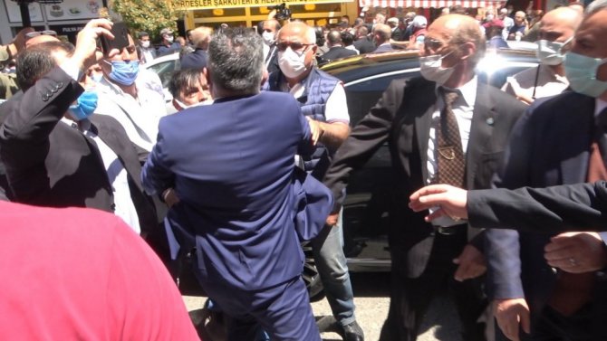 Meral Akşener Rize programını yarıda kesti