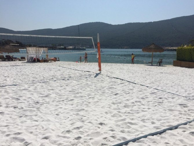 Mermer tozlu sahte Maldiv sahilleri ile mücadele yeniden başladı