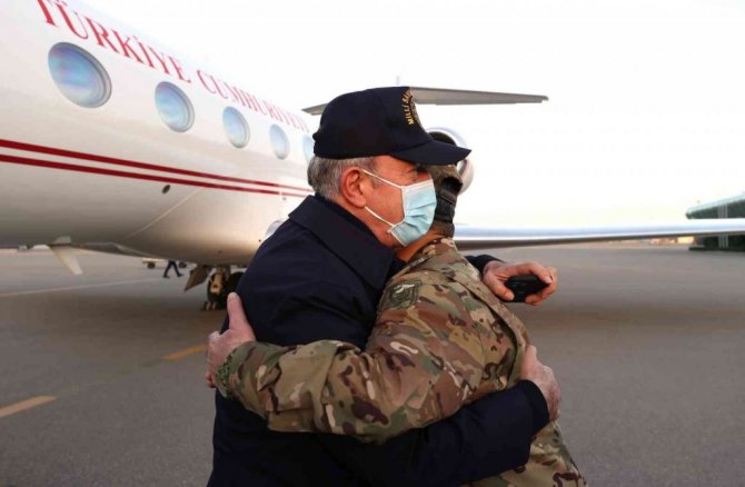 Milli Savunma Bakanı Akar, Azerbaycan’da