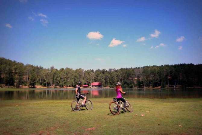 Muğla’nın saklı kalmış yeryüzü cenneti ‘Gökçeova Göleti’