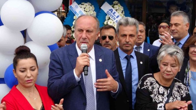 Muharrem İnce kaldırımda oturup öğrenciye fizik dersi verdi