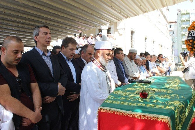 Nakşibendi Şeyhi Hacı Ahmet Pakel Son Yolculuğuna Uğurlandı