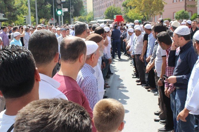 Nakşibendi Şeyhi Hacı Ahmet Pakel Son Yolculuğuna Uğurlandı