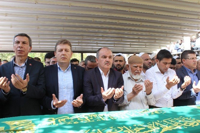 Nakşibendi Şeyhi Hacı Ahmet Pakel Son Yolculuğuna Uğurlandı