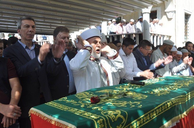 Nakşibendi Şeyhi Hacı Ahmet Pakel Son Yolculuğuna Uğurlandı