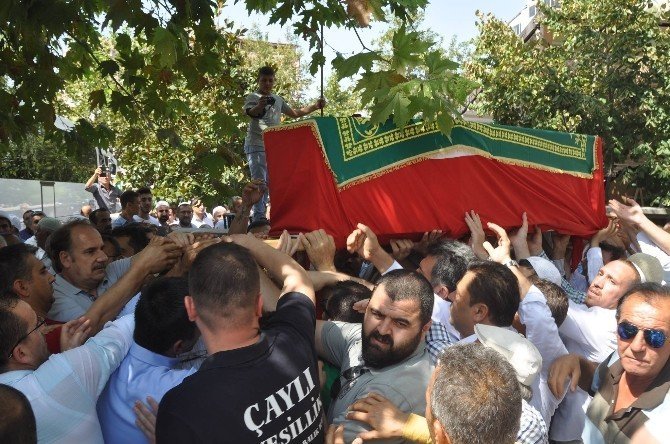 Nakşibendi Şeyhi Hacı Ahmet Pakel Son Yolculuğuna Uğurlandı
