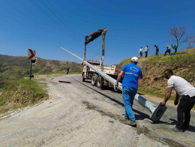 Nazilli’nin dört bir yanı dev Türk bayrakları ile donatılıyor