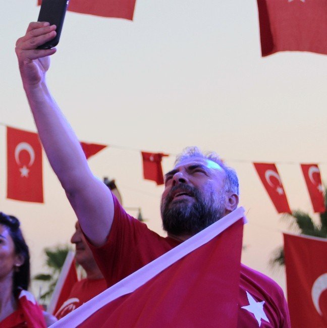 Oktay Kaynarca’dan Beğeni Rekoru Kıran Paylaşım