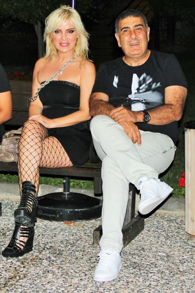 Ömür Gedik, ünlü manken Caner Tanrıverdi’yi tokatladı