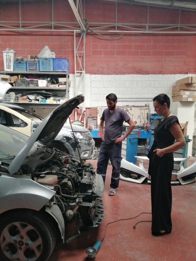 (Özel) Çevre esnaf “göktaşıymış” gibi bakıyor, o çocukluk hayalini yaşıyor