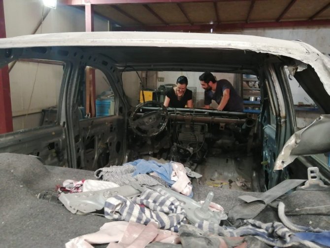 (Özel) Çevre esnaf “göktaşıymış” gibi bakıyor, o çocukluk hayalini yaşıyor