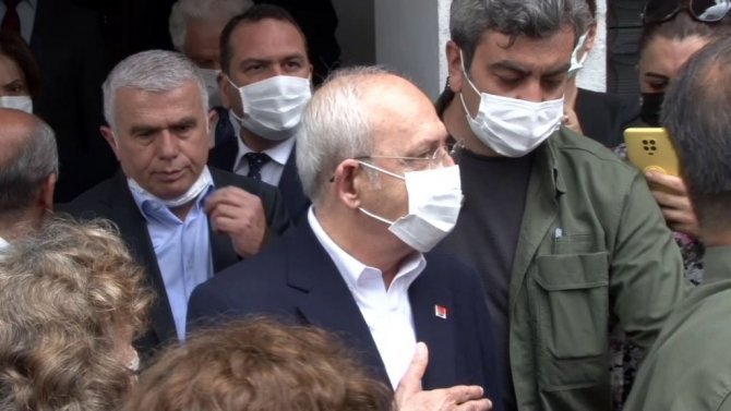 (Özel) CHP Lideri Kılıçdaroğlu gölette boğulan çocuğun ailesini ziyaret etti