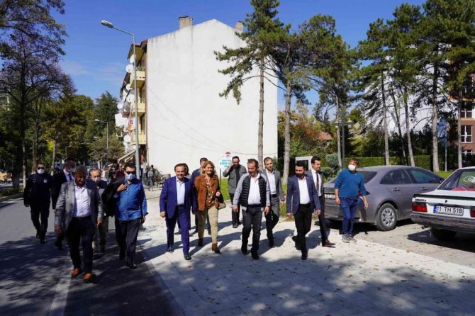 (Özel) CHP’li belediye başkanları Ertuğrul Gazi Türbesi’ni ziyaret etti