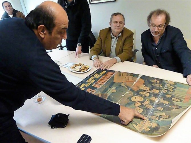 (Özel)-Hababam Sınıfı’nın başrol oyuncusu Bodrum’da tahta sandalye üretiyor