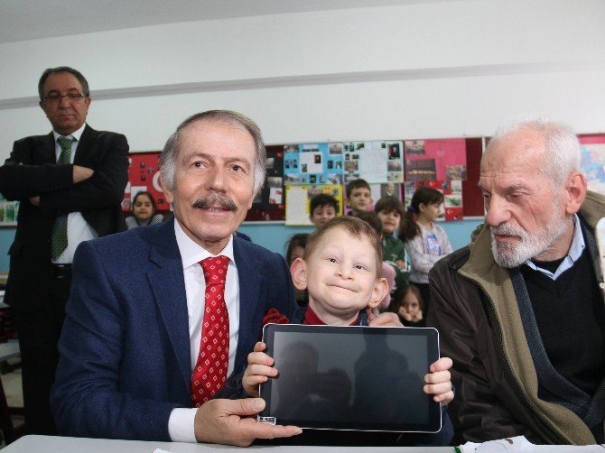 (Özel Haber) 73 Yaşındaki Dede, Böbreğiyle Torununu Hayata Bağladı