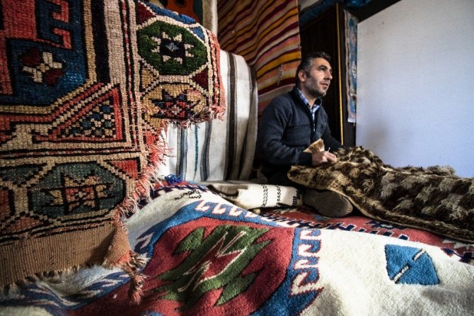 (Özel) Yıpranmış antika halılara Türk neşteri