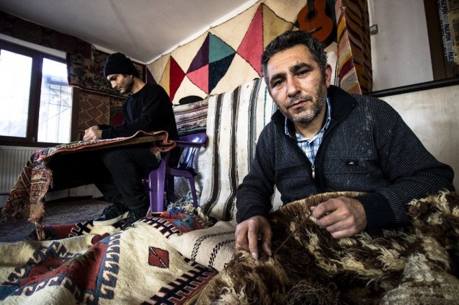 (Özel) Yıpranmış antika halılara Türk neşteri