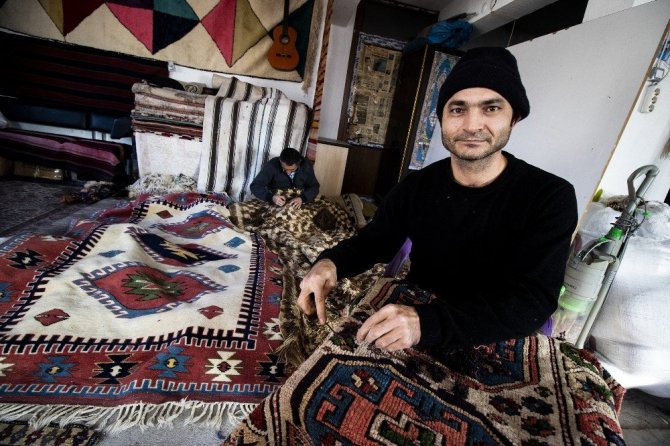 (Özel) Yıpranmış antika halılara Türk neşteri