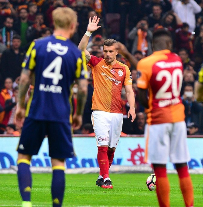 Podolski, son derbisine çıktı