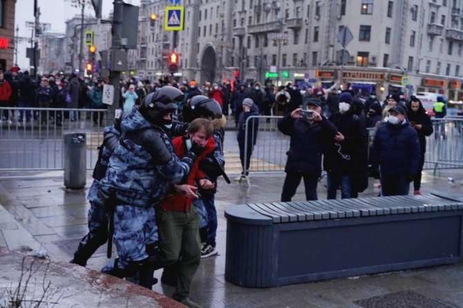 Rusya’da Navalny destekçilerine polisten plastik mermi ve gazlı müdahale