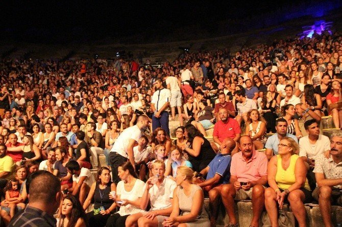 Şebnem Ferah Bodrum’da Konser Verdi