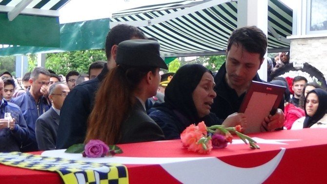 Şehit Pilot Üsteğmen Şahan’ı Binlerce Uşaklı Uğurladı