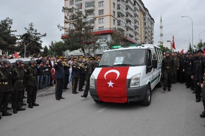 Şehit Pilot Üsteğmen Şahan’ı Binlerce Uşaklı Uğurladı