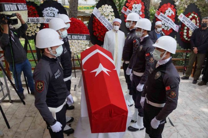 Şehit polis memuru Babayiğit, gözyaşları içerisinde uğurlandı