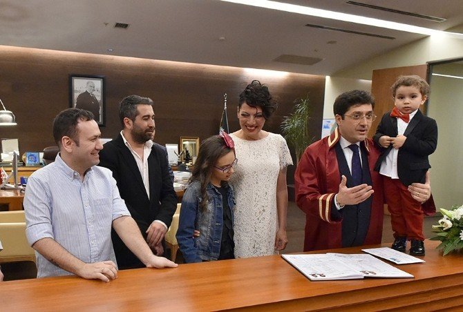 Sibel Tüzün Dünya Evine Girdi