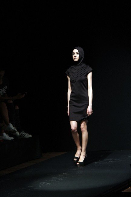 Şiddet Temalı Defile İle Alsancak Moda Günleri Başladı