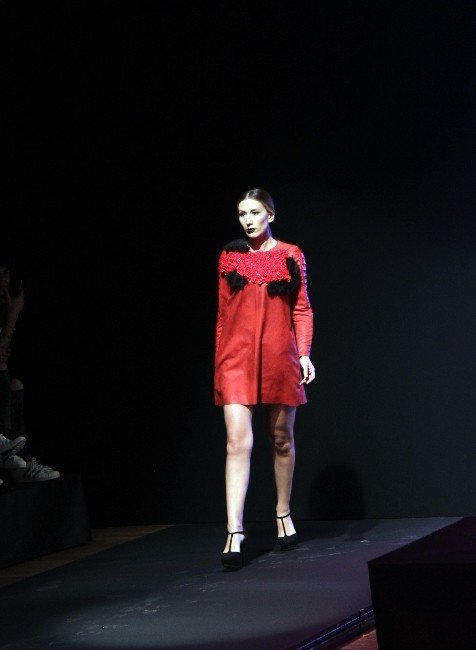 Şiddet Temalı Defile İle Alsancak Moda Günleri Başladı