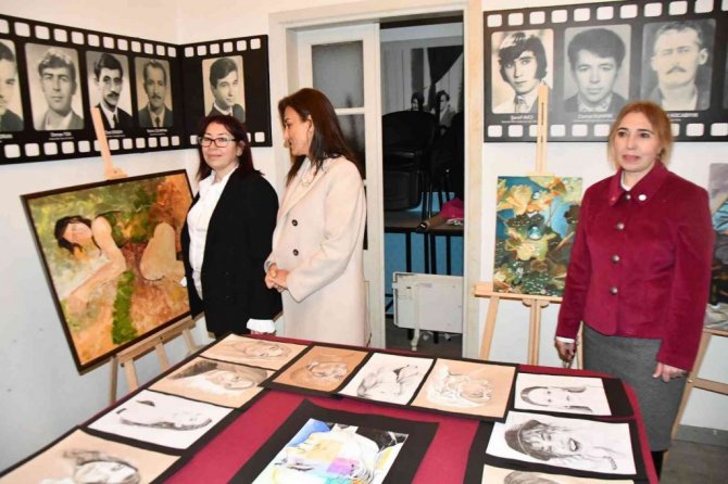 Söke’de kadın ressamların fırçasından kadın resimleri