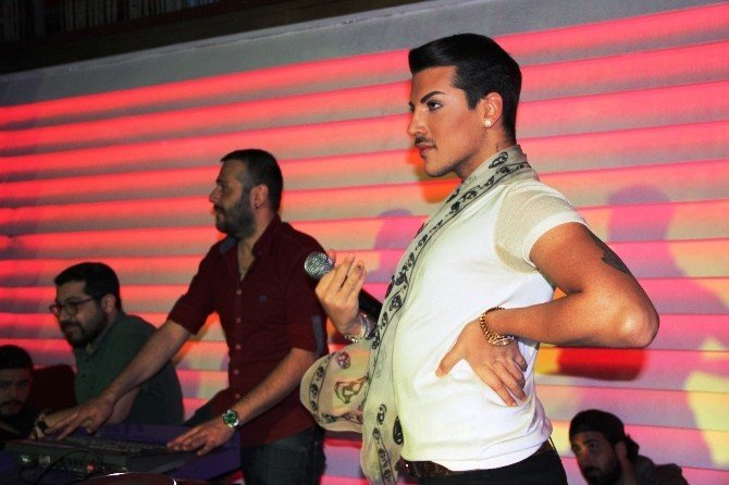 Sosyal Medya Fenomeni Kerimcan Durmaz İzdihama Neden Oldu