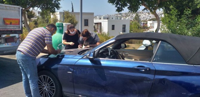 Spor otomobili ile Bodrum’da kaza yaptı