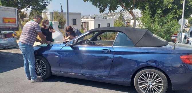 Spor otomobili ile Bodrum’da kaza yaptı