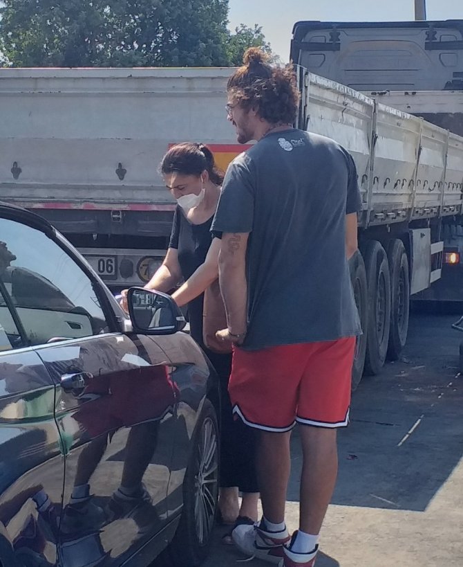 Spor otomobili ile Bodrum’da kaza yaptı