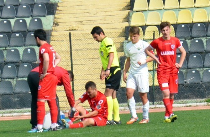 SPOR TOTO SÜPER LİG TAKIMLARININ YER ALDIĞI U21 ELİT LİGİNDE MÜCADELE EDEN AKHİSAR BELEDİYESPOR, AKHİSAR BELEDİYE ŞEHİR STADI'NDA KARDEMİR KARABÜKSPOR U21 TAKIMINI KONUK ETTİ.