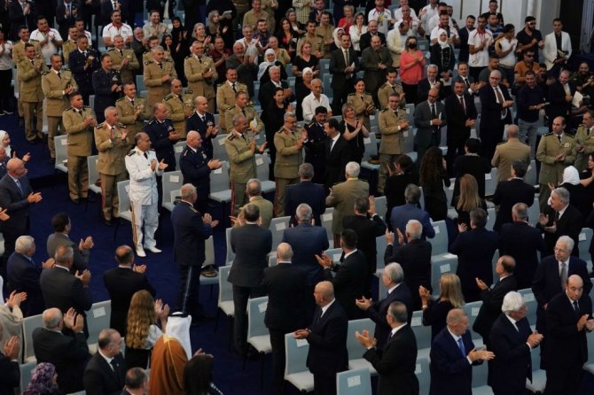 Suriye’de ’demokratik’ seçimin kazananı Esad yemin etti